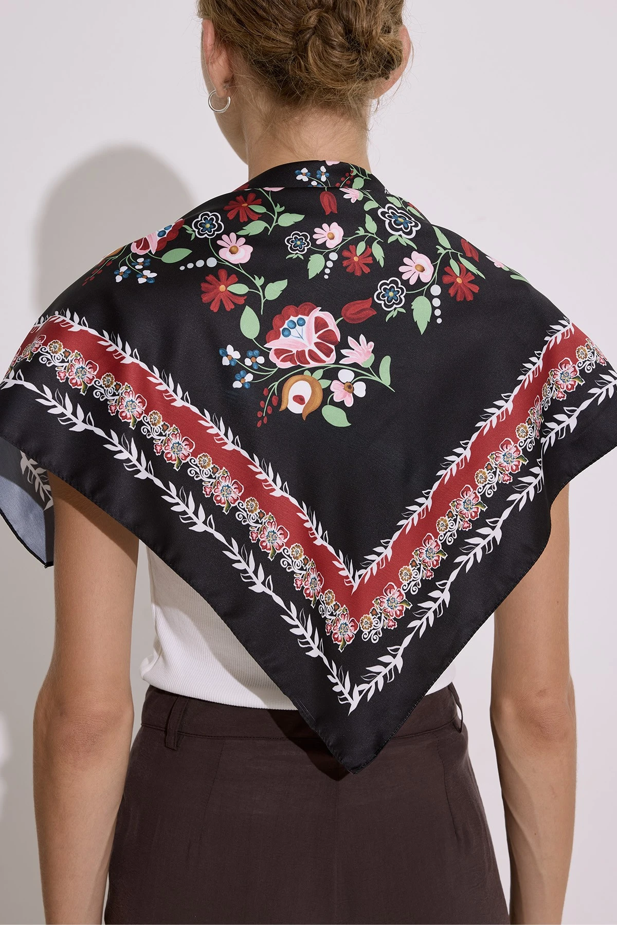 SATEN DESENLİ FULAR LORA