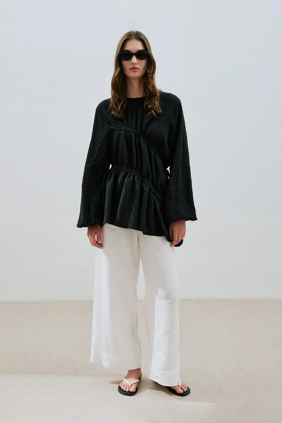 BÜZGÜ BAĞLAMALI DOKULU TUNİK SİYAH