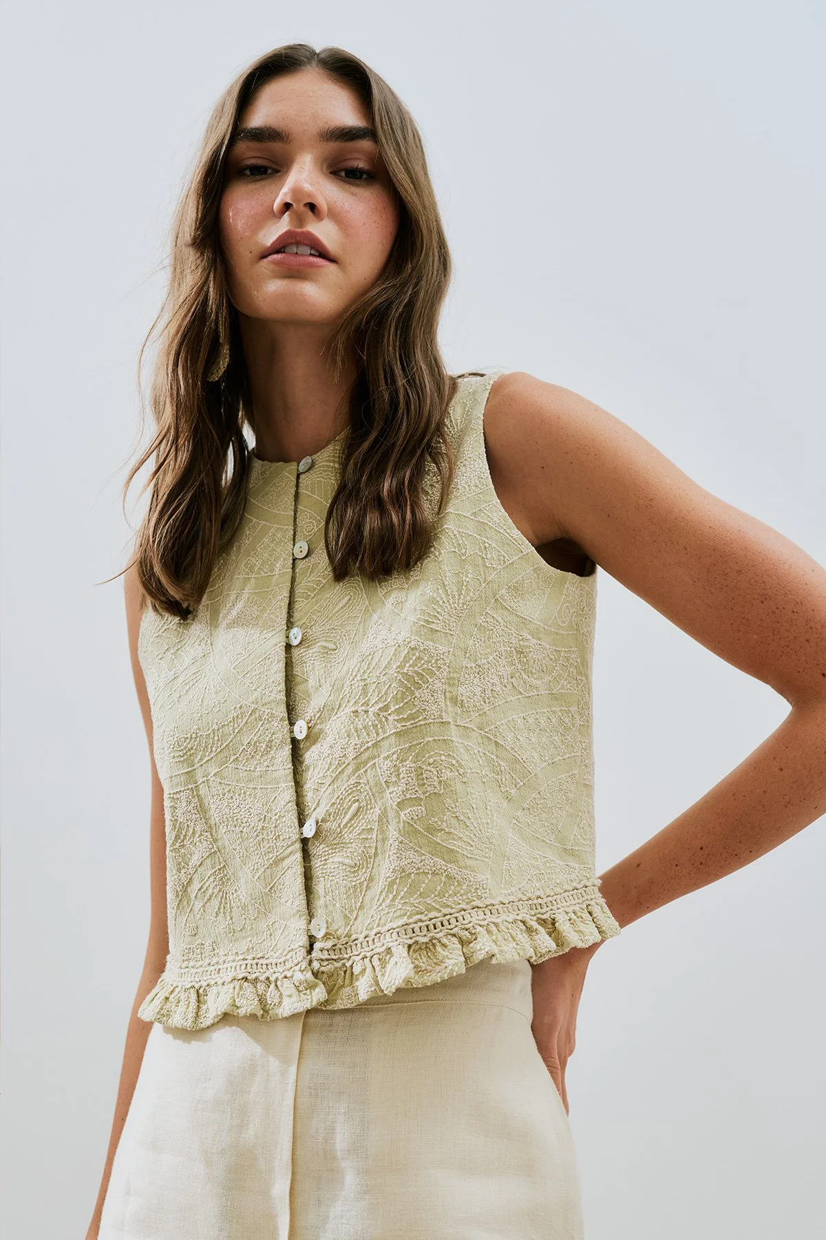 DOKULU NAKIŞLI YELEK SOFT YEŞİL