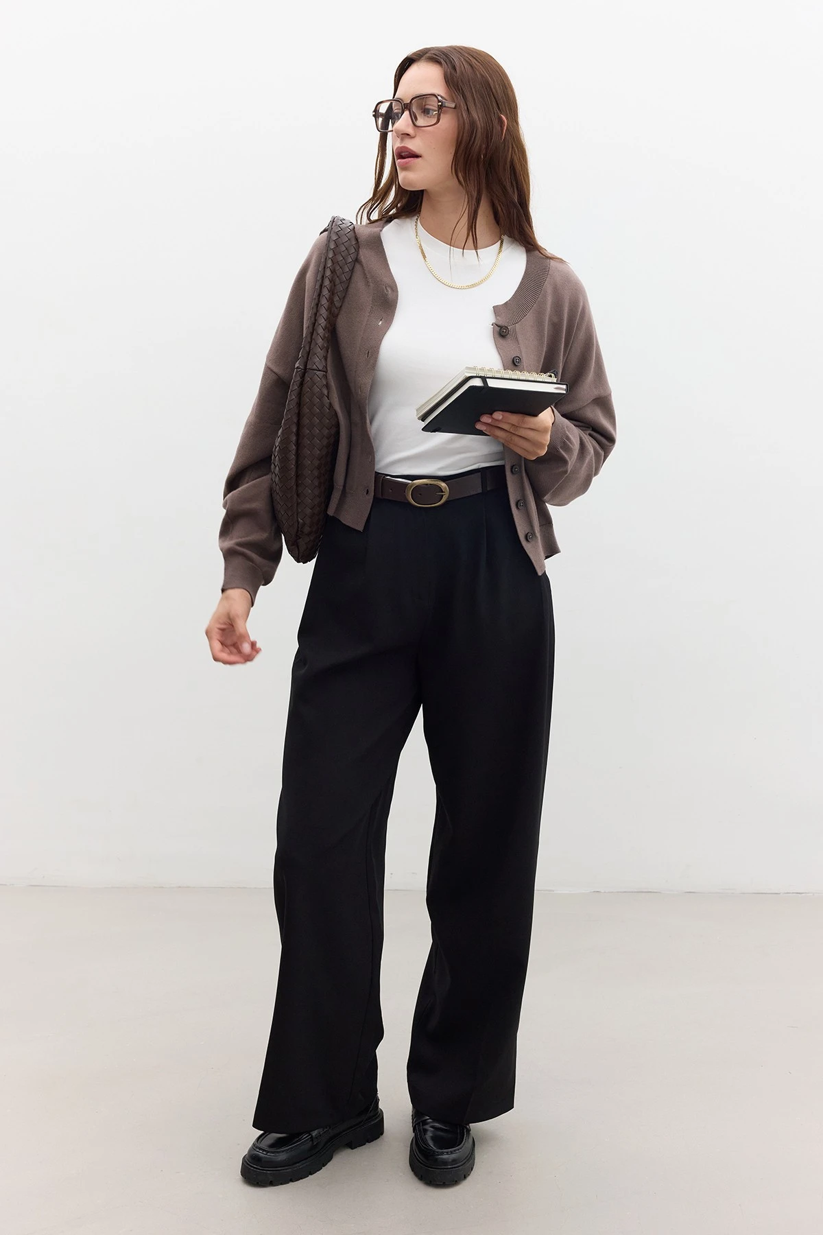 YUMUŞAK DOKULU OVERSİZE TRİKO HIRKA VİZON