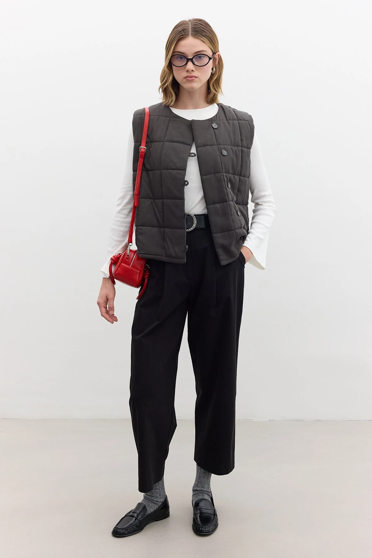 KAPİTONE KISA FİT YELEK ANTRASİT