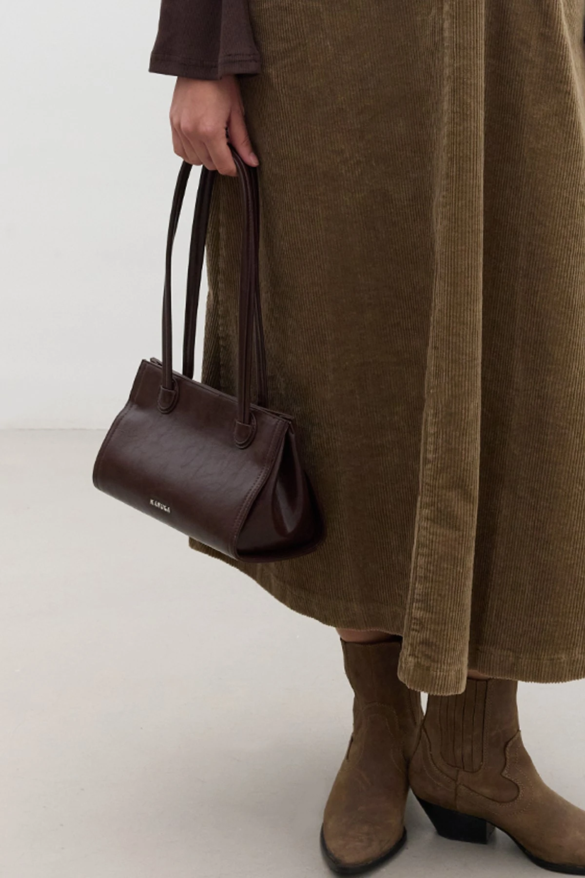 SUNHEE BAGET OMUZ ÇANTASI KAHVERENGİ