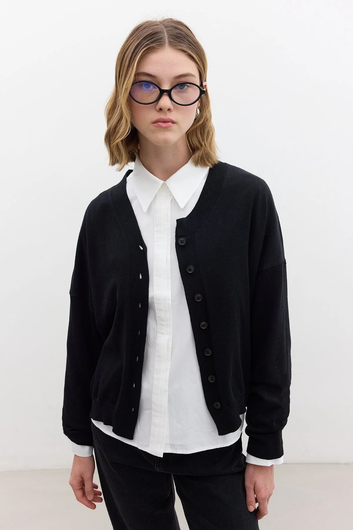 YUMUŞAK DOKULU OVERSİZE TRİKO HIRKA SİYAH