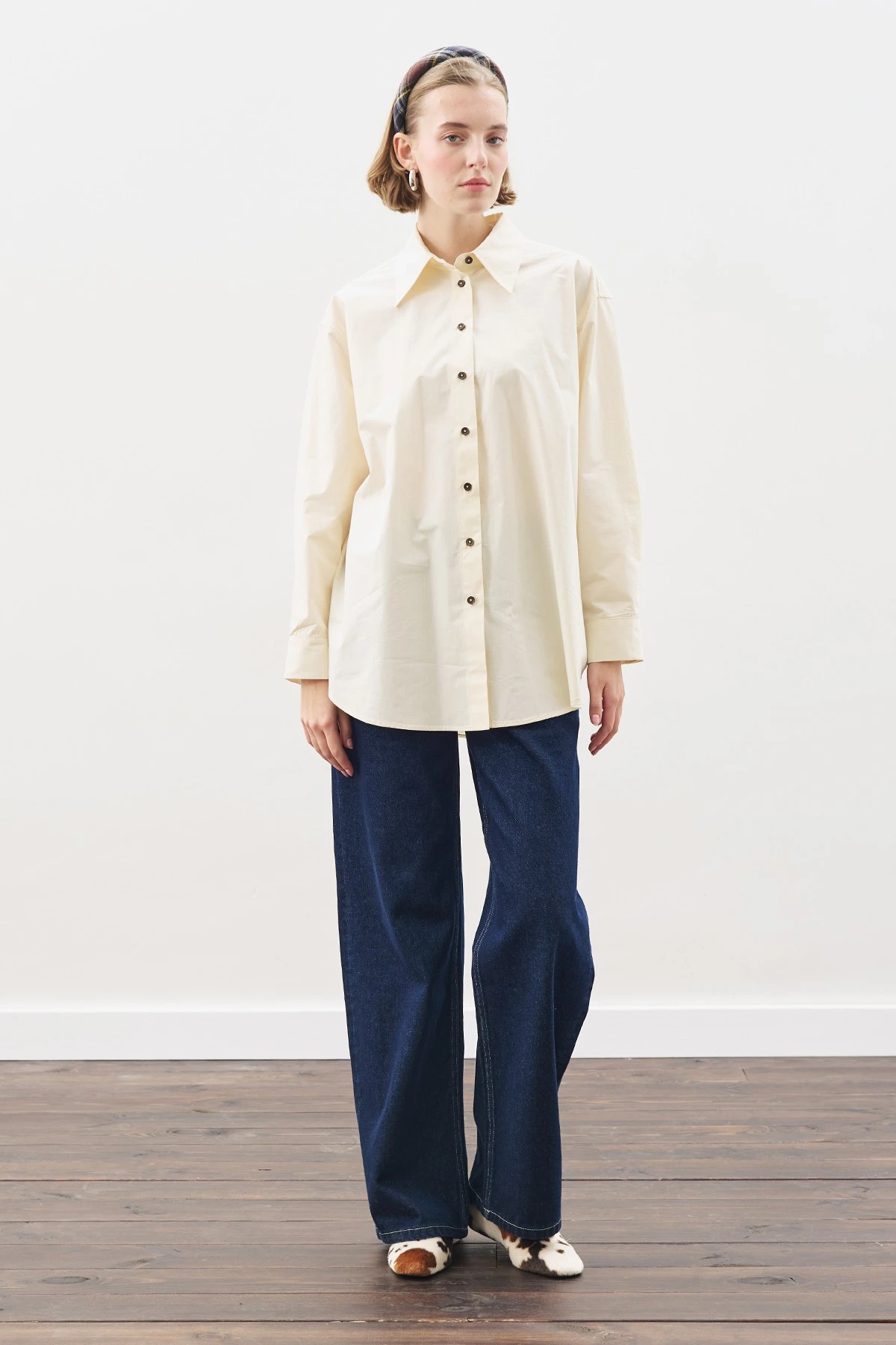 BAĞLAMA AKSESUARLI GÖMLEK TEREYAĞI