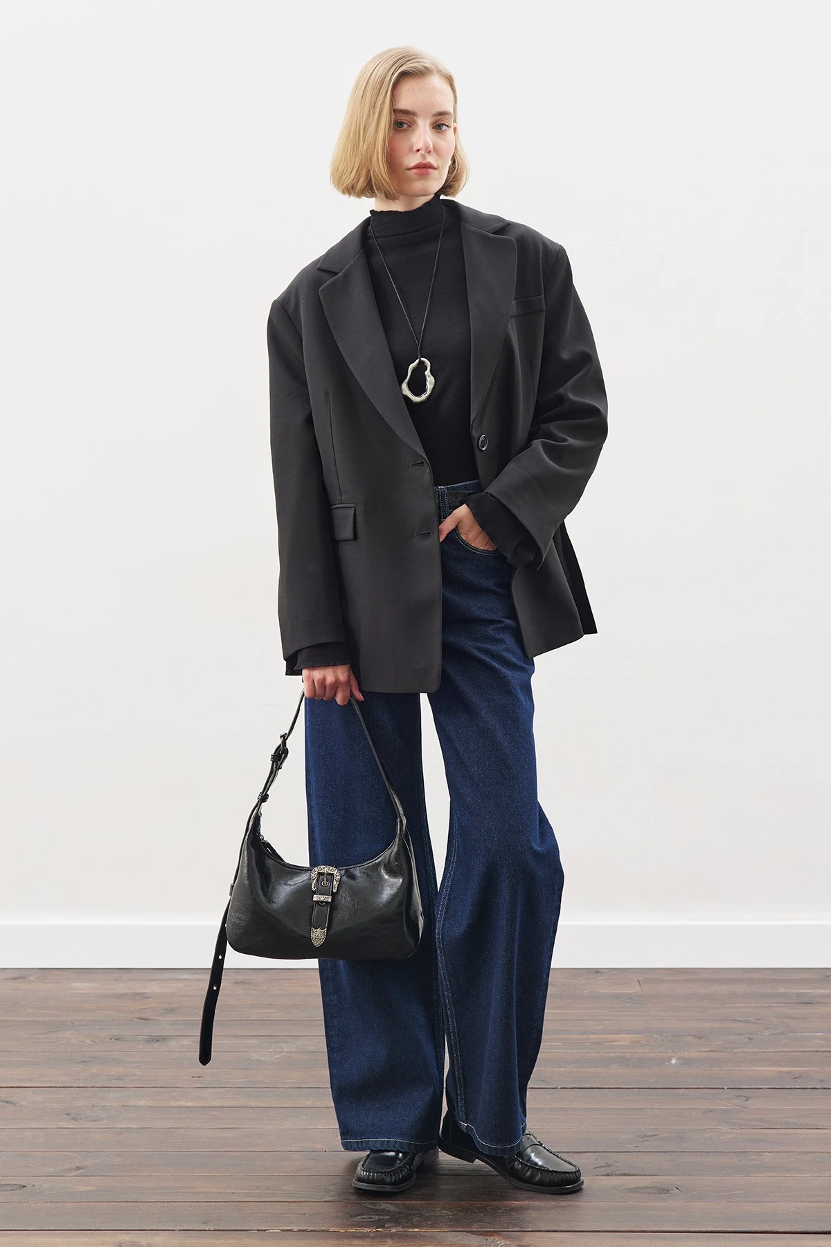 OVERSIZE CUT BLAZER JACKET BLACK OVERSIZE CUT BLAZER JACKET BLACK