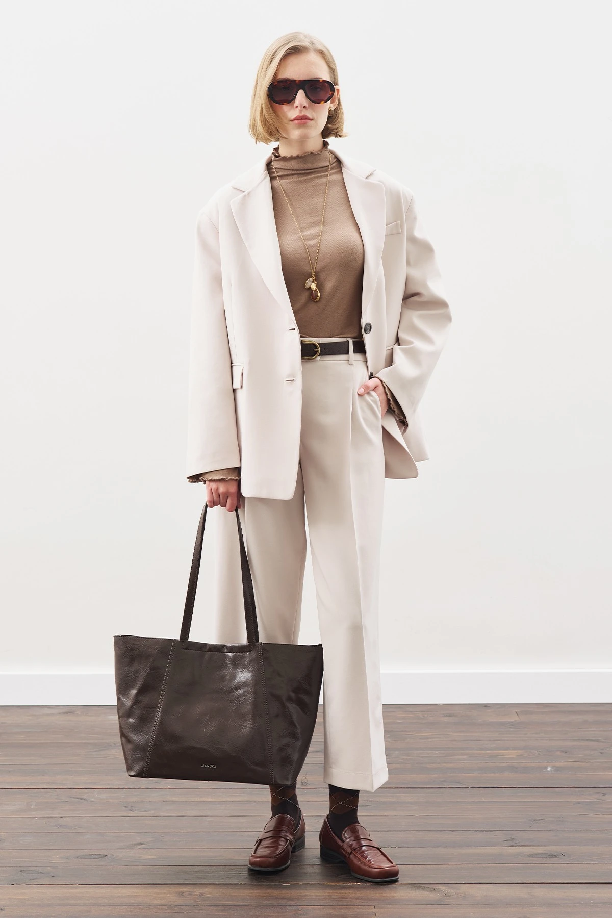 PLEATED DETAIL STRAIGHT CUT PANTS BEIGE PLEATED DETAIL STRAIGHT CUT PANTS BEIGE