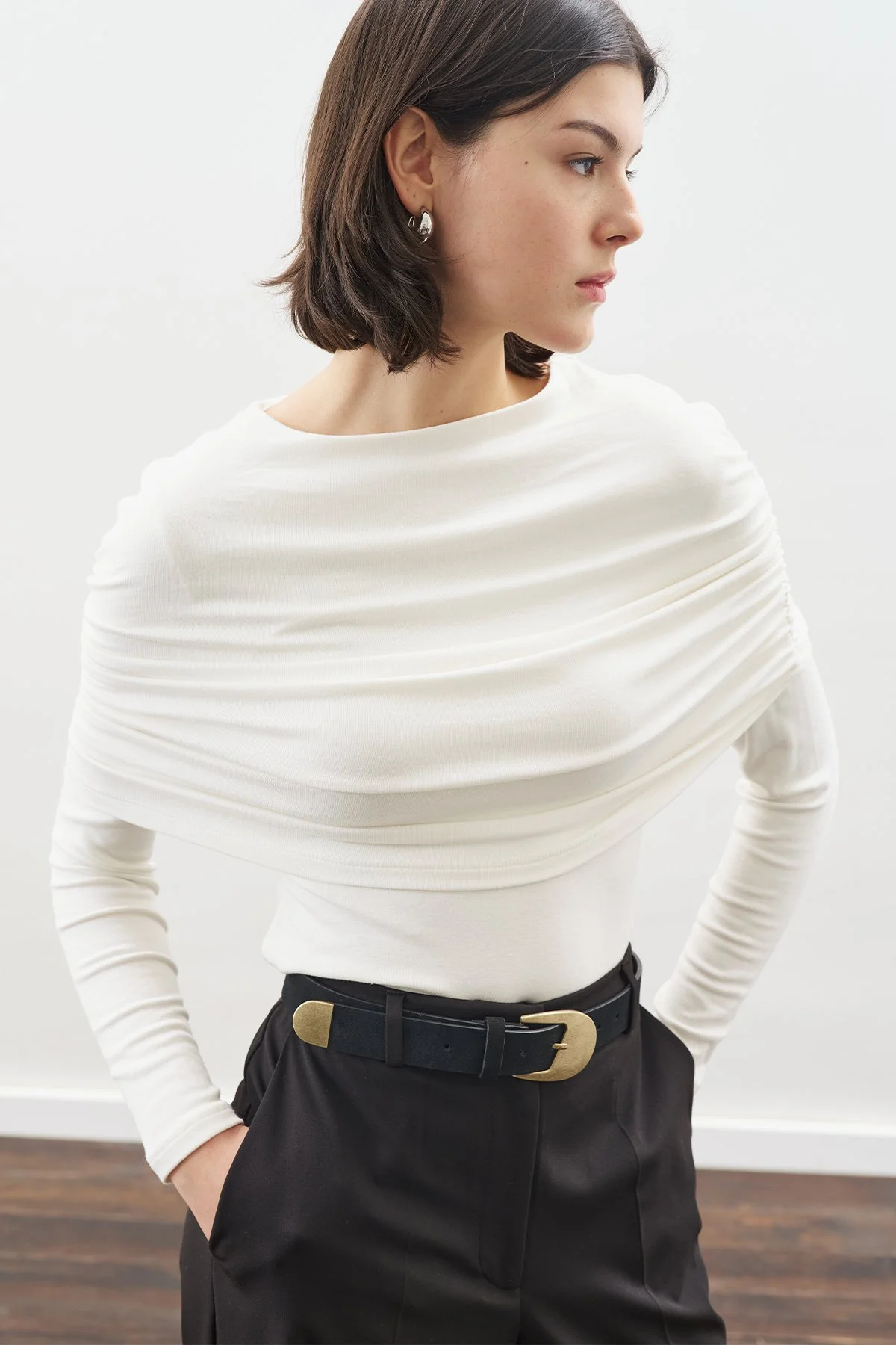 BÜZGÜ DETAYLI BLUZ EKRU