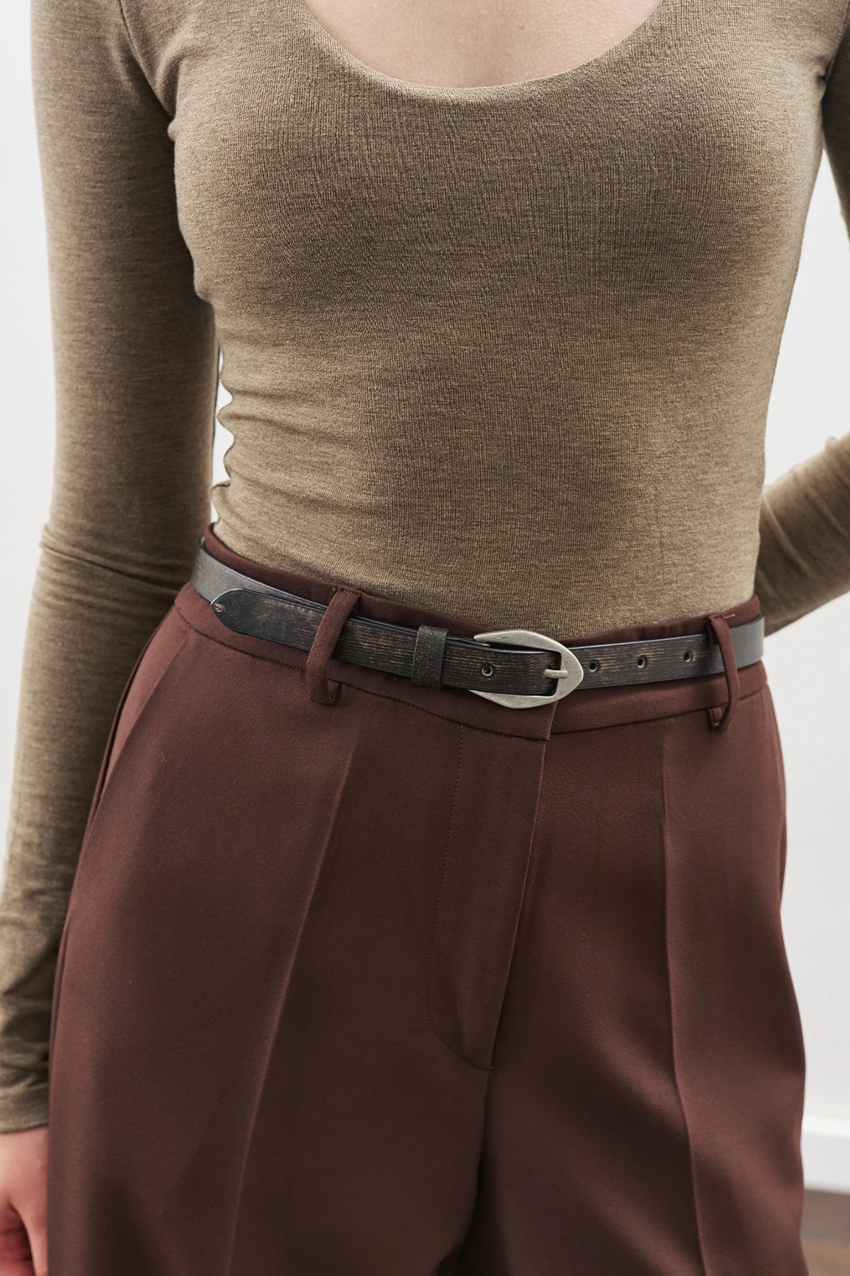 ESKİTME EFEKTLİ DERİ KEMER KAHVERENGİ