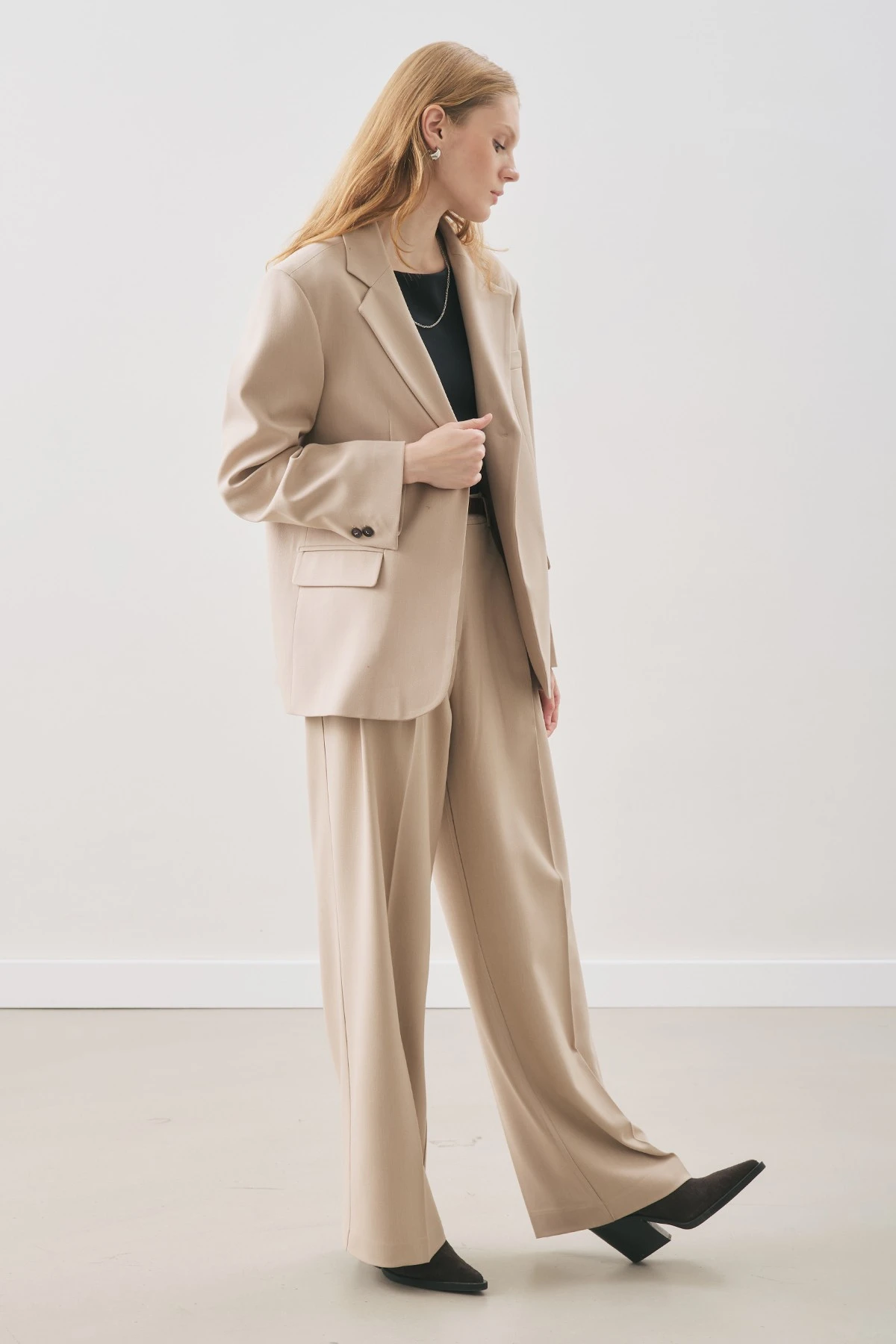 DINA PİLE DETAYLI PANTOLON BEJ