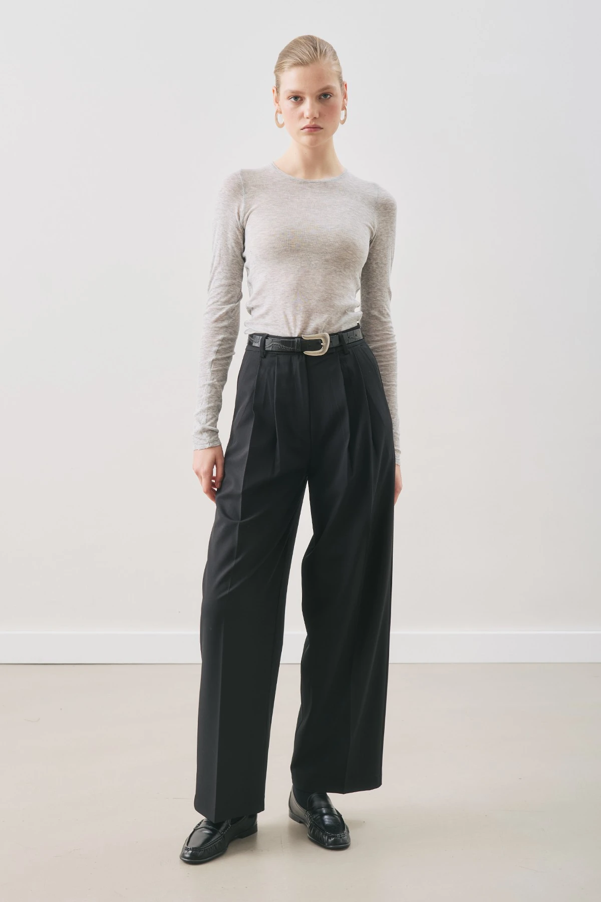 CLASSIC PİLELİ PANTOLON SİYAH