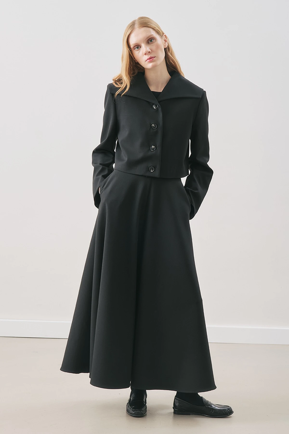 LOREN KISA GENİŞ YAKALI CEKET SİYAH