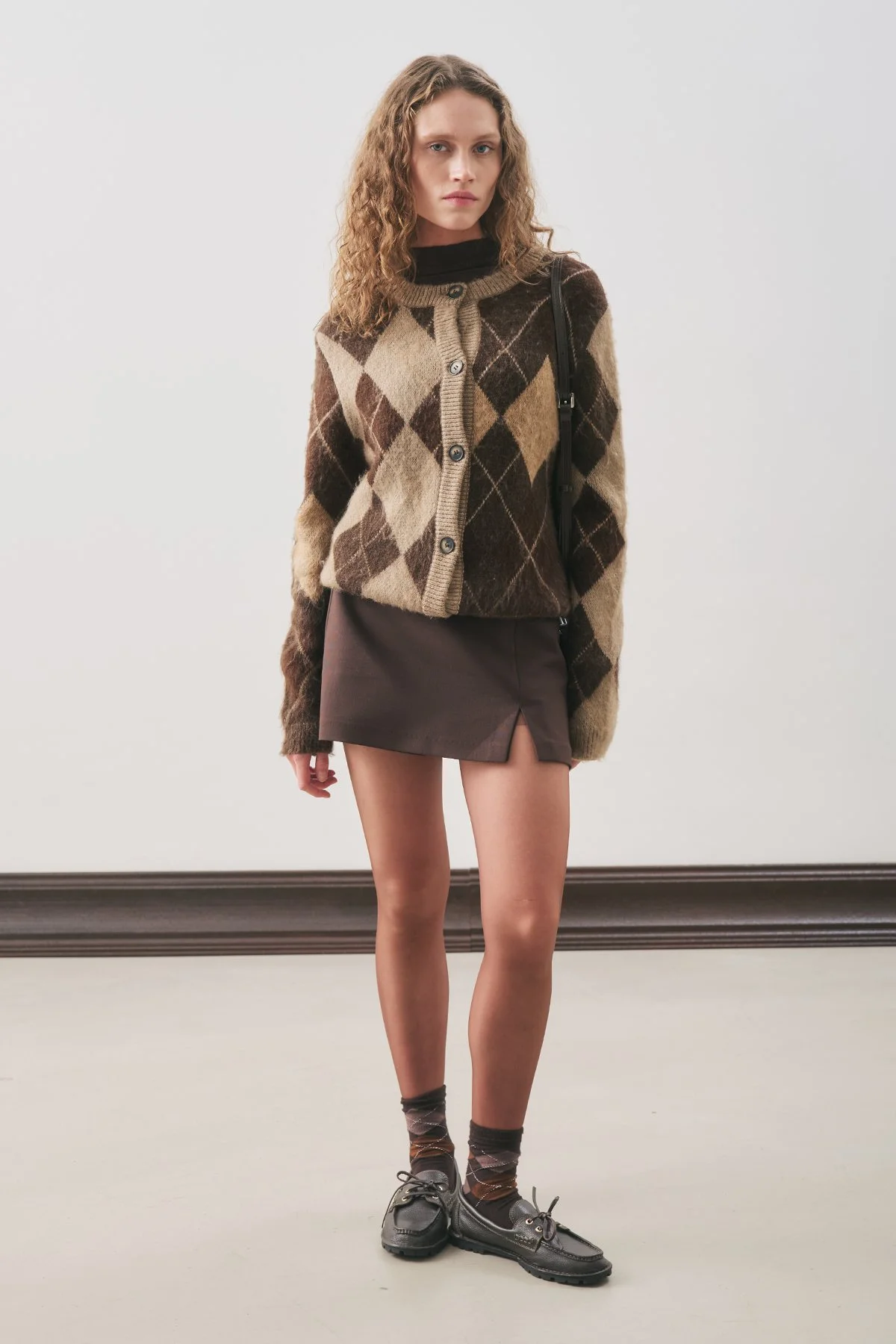 DIAMOND PATTERNED CARDIGAN BROWN