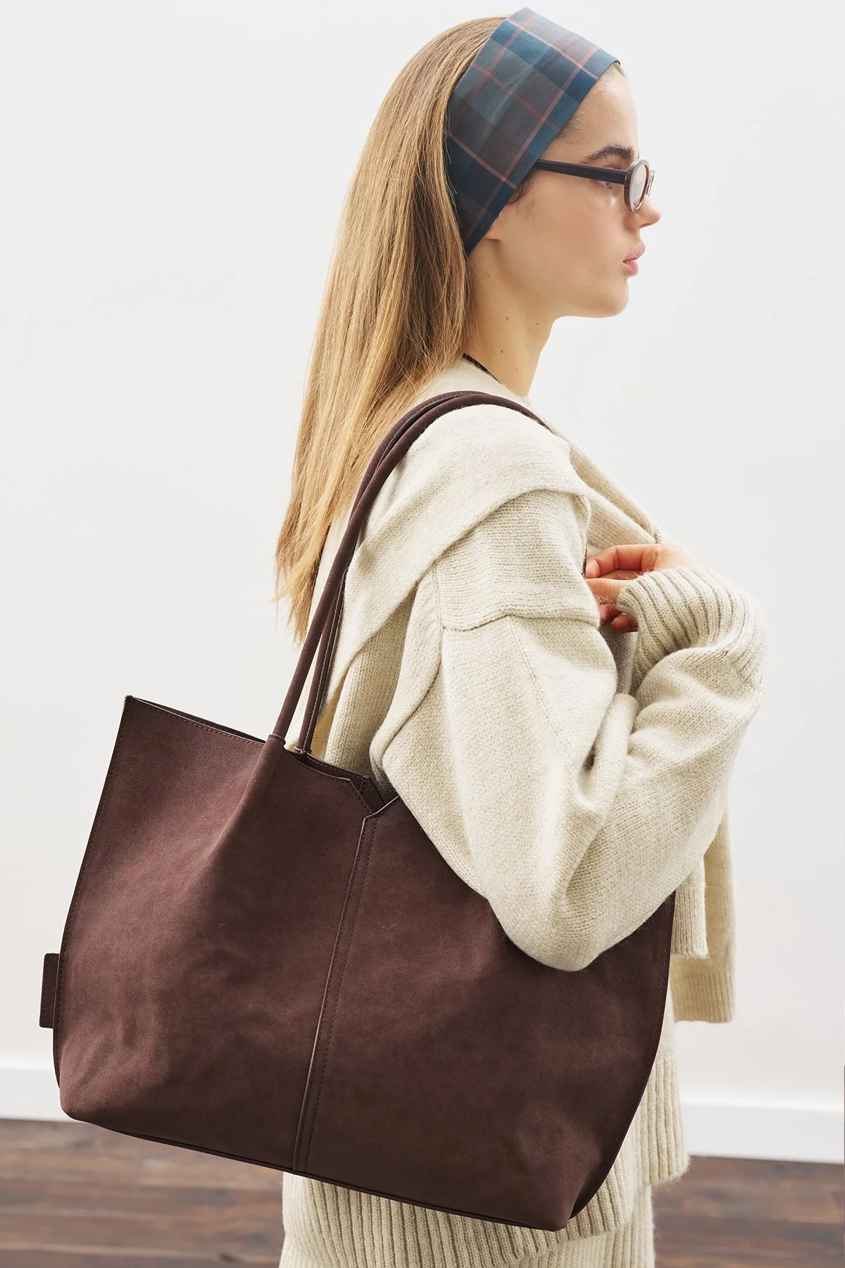 SUEDE MOMO BAG DARK BROWN