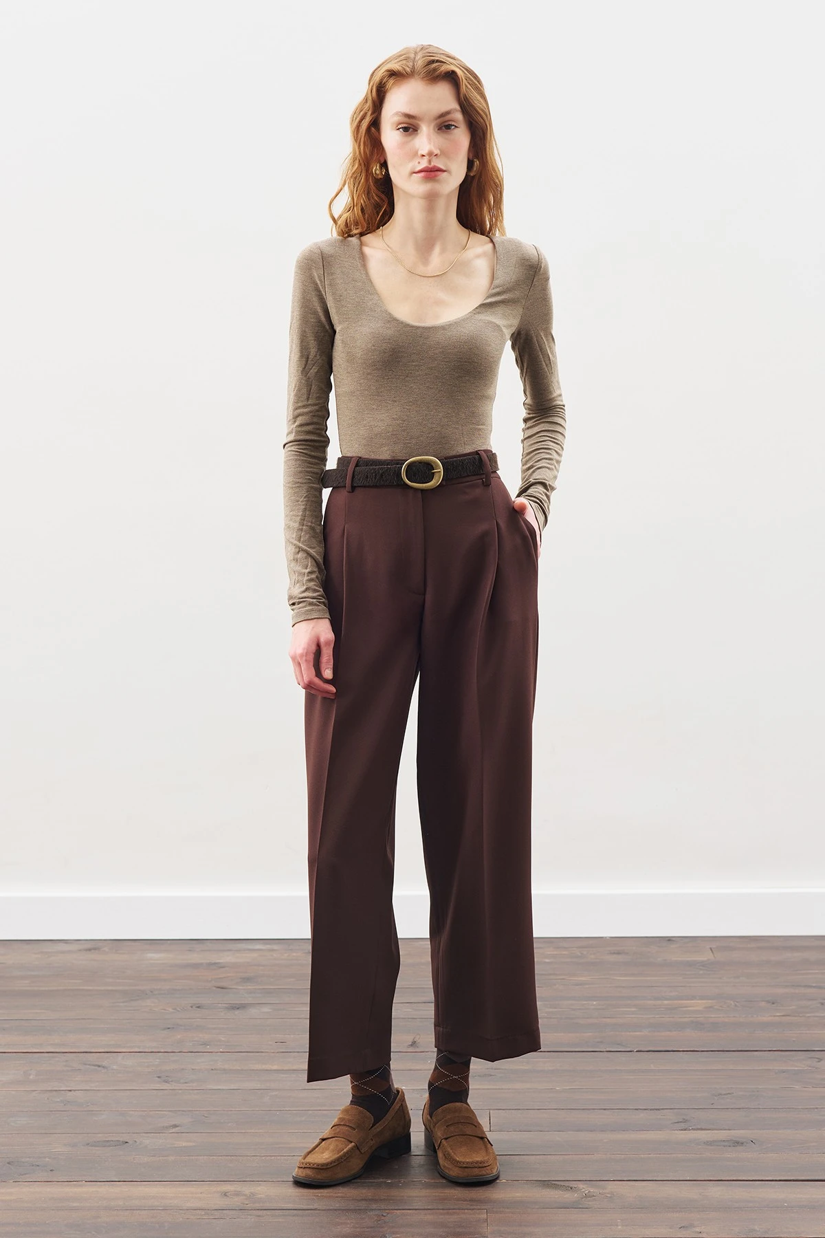 PLEATED DETAIL STRAIGHT CUT PANTS LIGHT BROWN