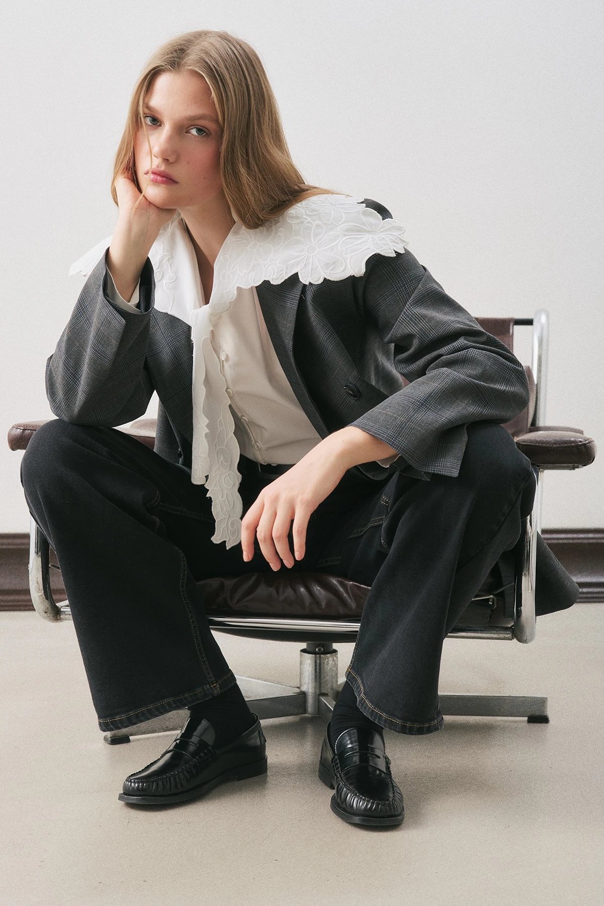 NAKIŞLI GENİŞ YAKA GÖMLEK EKRU