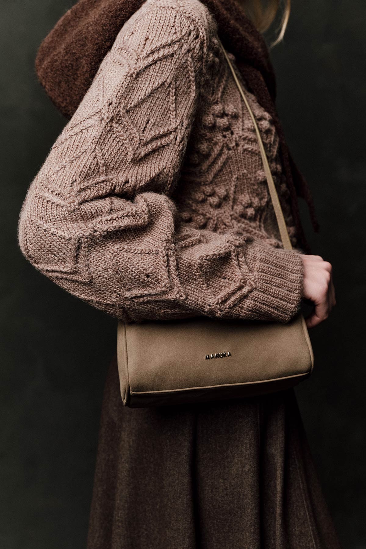 SÜET MİNİ OVAL ÇANTA VİZON