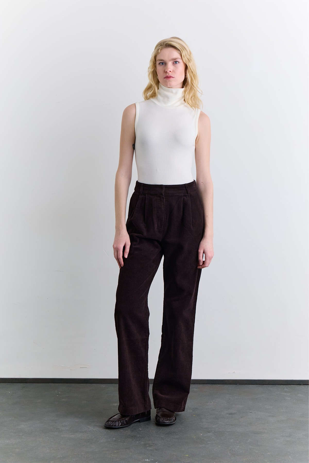 RIBBED VELVET STRAIGHT FIT PANTS LIGHT BROWN - 2