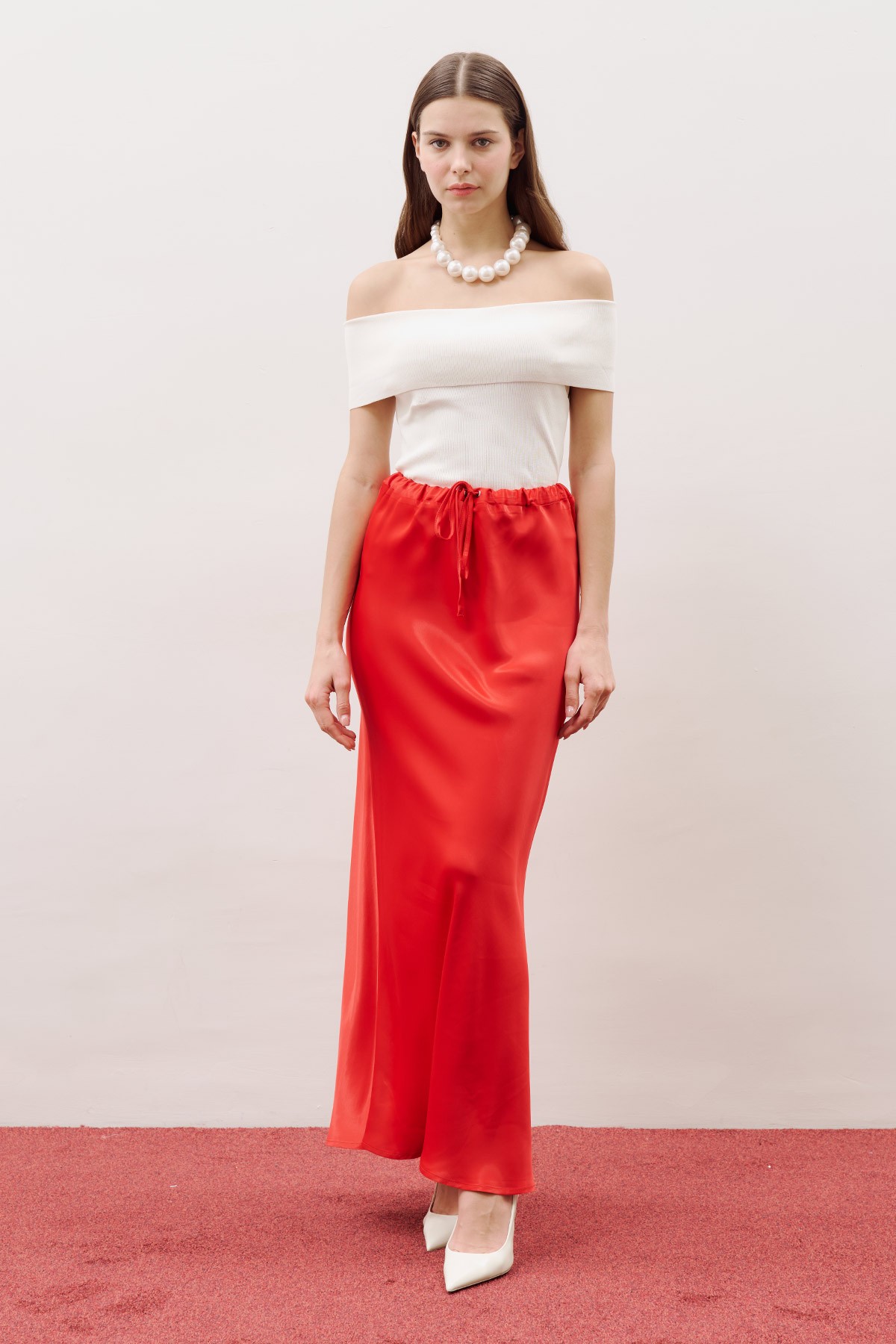 WAIST-ADJUSTABLE SATIN SKIRT RED