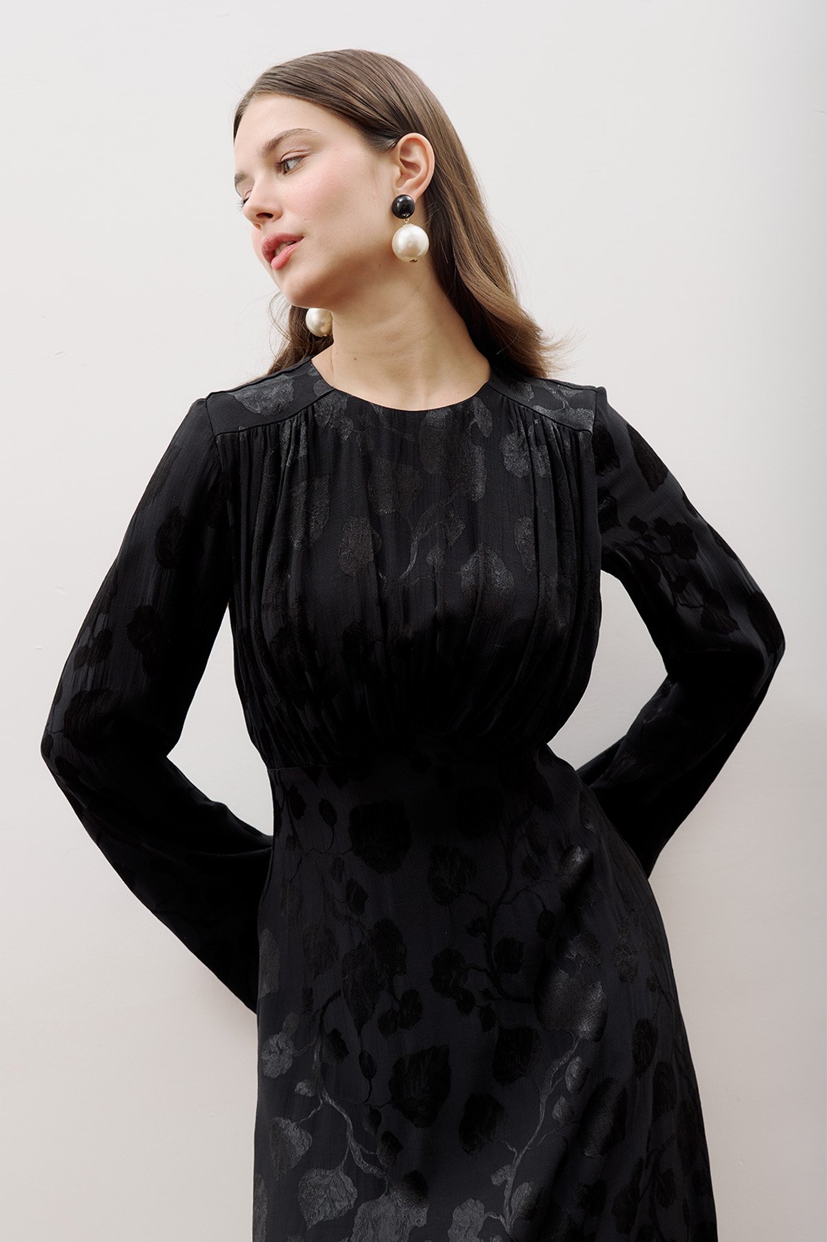 JAKARLI SATEN ABİYE ELBİSE SİYAH - 2