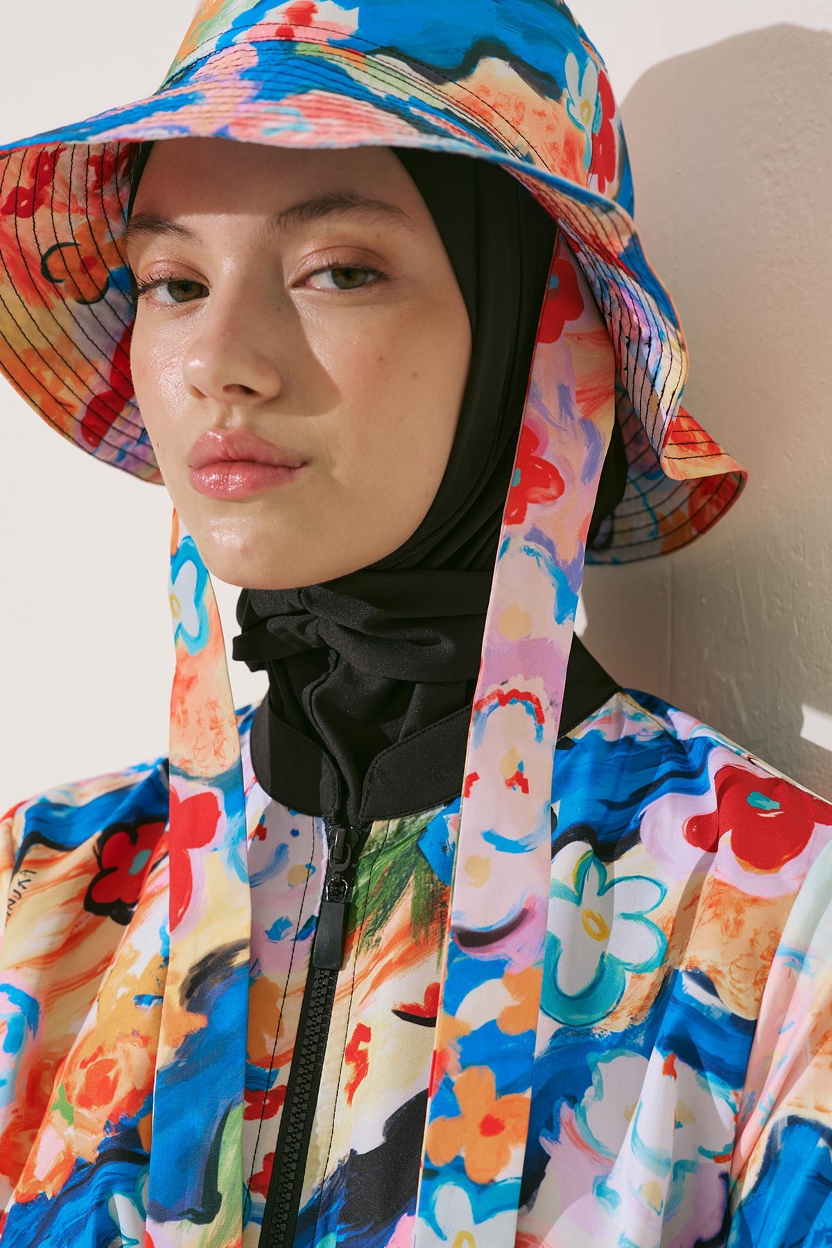 BAĞLAMALI BUCKET ŞAPKA COLOR BRUSH