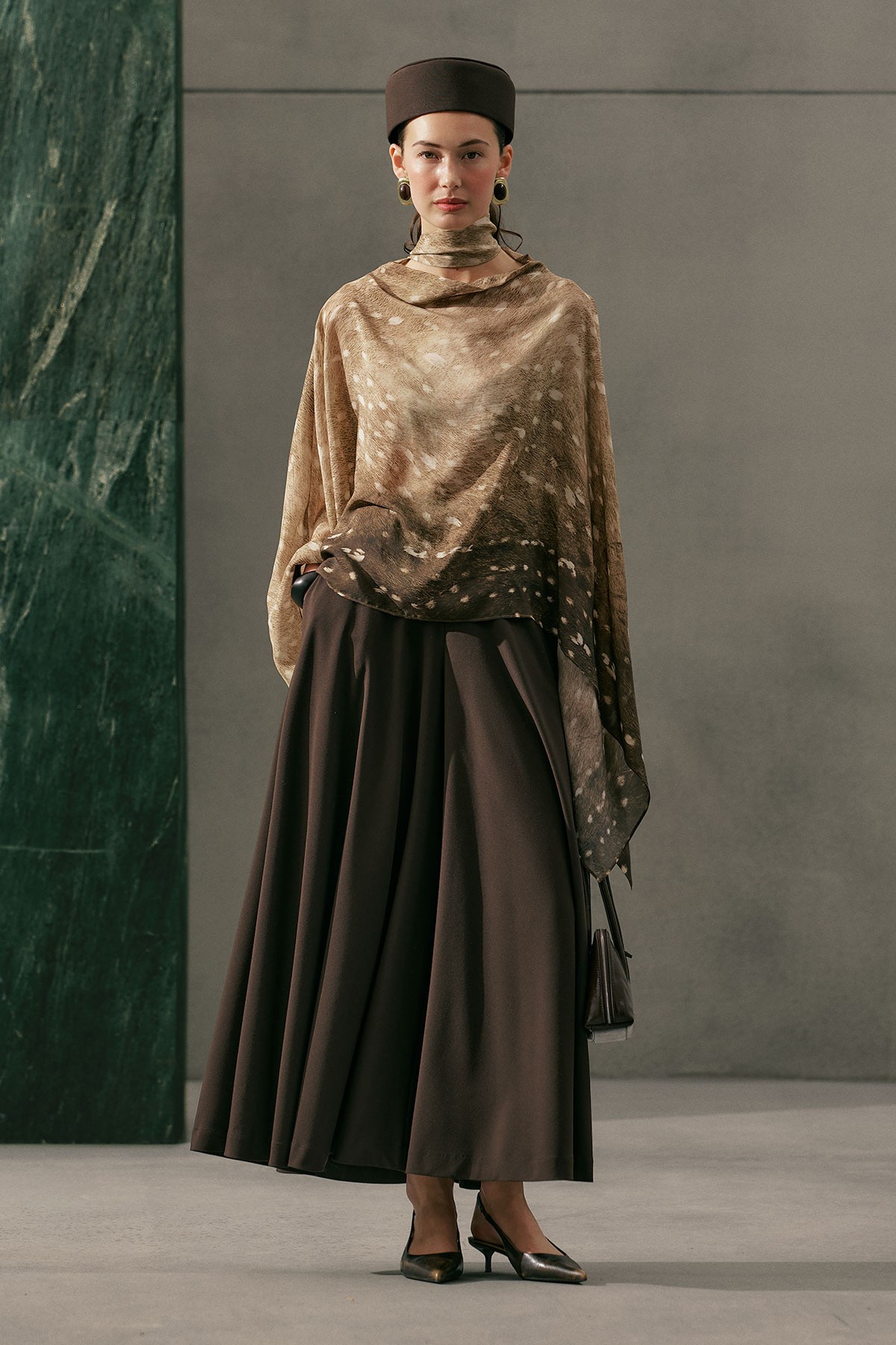 KUP DETAYLI KLOŞ ETEK KAHVERENGİ