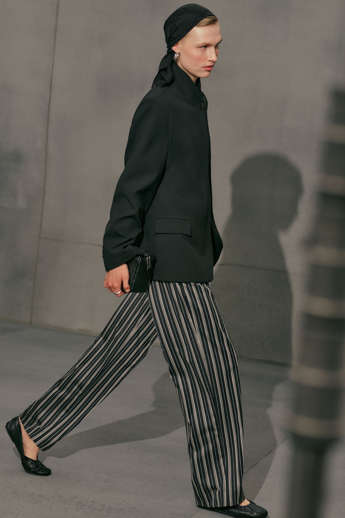 ÇİZGİLİ KLASİK PANTOLON SİYAH ÇİZGİLİ