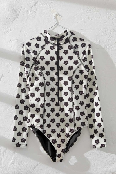 RENKLİ SURF MAYO PAPATYA DESEN 