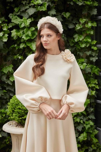 BALLOON SLEEVE BROCHED BLOUSE BEIGE 