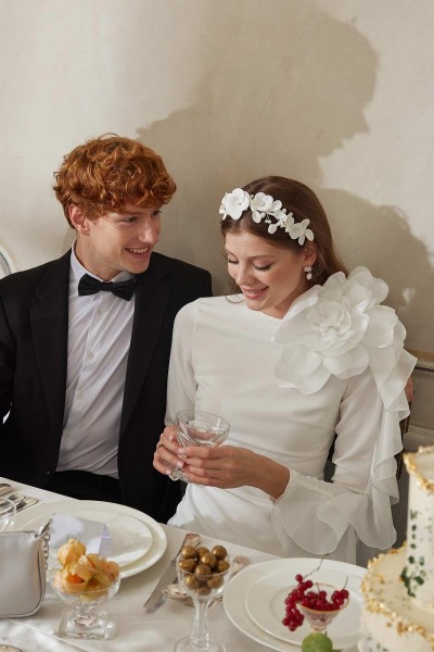 ORGANZE DETAYLI ABİYE ELBİSE - BROŞLU EKRU 