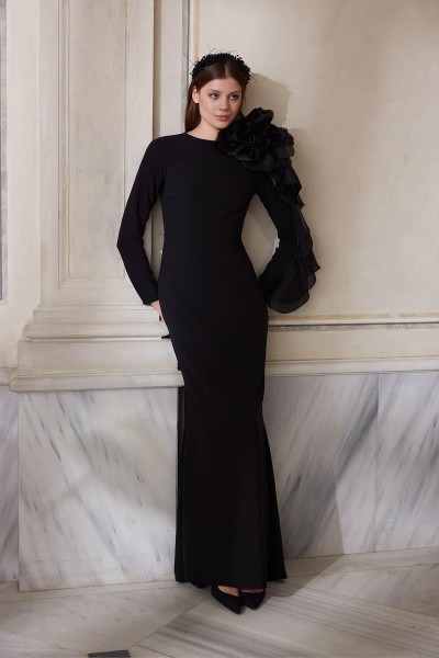 ORGANZE DETAYLI ABİYE ELBİSE - BROŞLU SİYAH