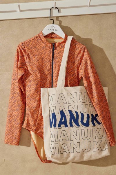 BASKILI KÖRÜKLÜ BEZ ÇANTA MANUKA-MAVİ 