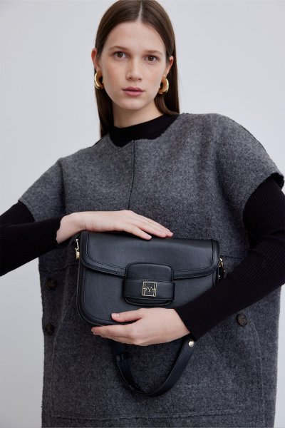 PREMIUM FLAP BAG BLACK 