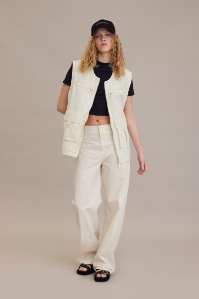 TEKNİK DETAYLI YELEK VANİLYA 