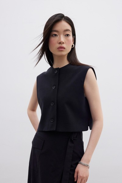 ÖNDEN DÜĞMELİ KISA YELEK SİYAH 