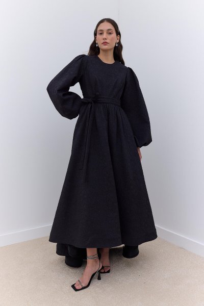 JAKARLI KUYRUKLU ABİYE ELBİSE SİYAH 