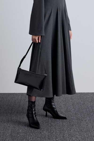 THIN STRAPPED PATENT LEATHER BAG BLACK 