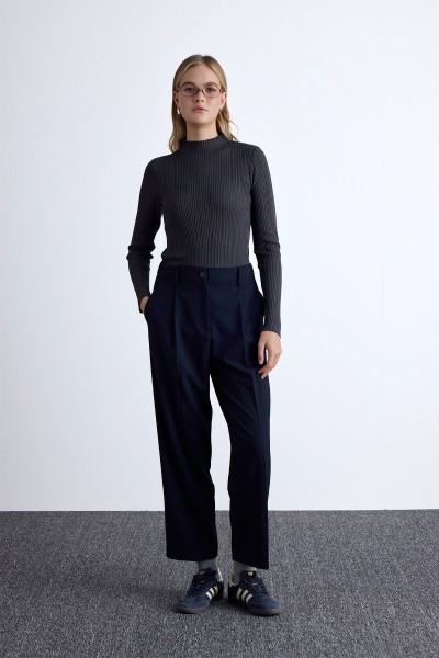 CLASSIC CUT PLEATED DETAIL TROUSERS NAVY BLUE 