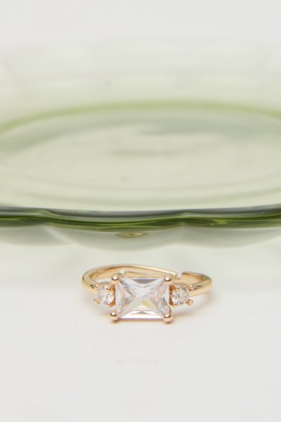 NATURAL COLOR BAGUGUTE RING WHITE 