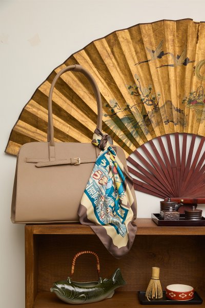 BUCKLED CITY BAG MINK 