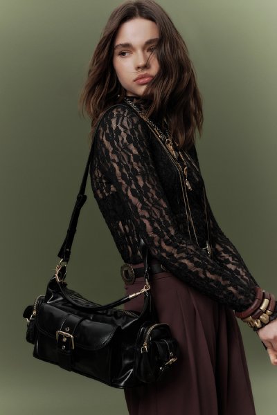 MICA BUCKLED BAG BLACK 