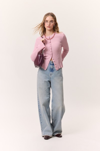 KÜÇÜK DÜĞMELİ TRİKO HIRKA PEMBE 