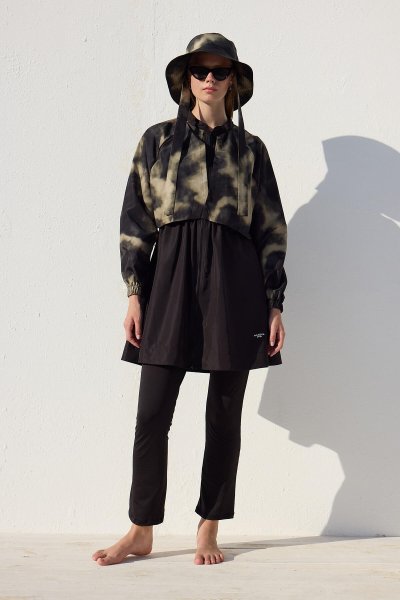 RÜZGARLIKLI 3'LÜ TESETTÜR MAYO TAKIMI FLU BATİK 