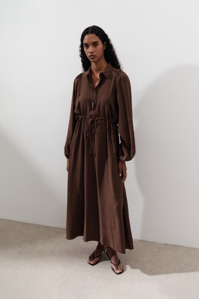 TENCEL DÖKÜMLÜ ELBİSE KAHVERENGİ 