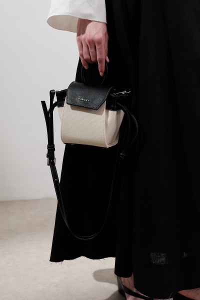 KANVAS KAPAKLI MİNİ ÇANTA BEJ 