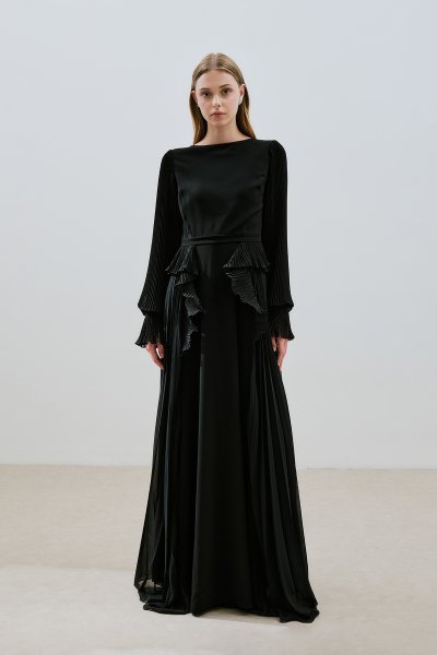 BLACK PLEATED DRESS 