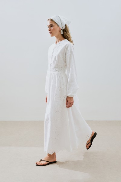 BRODE DÜĞMELİ ELBİSE EKRU 
