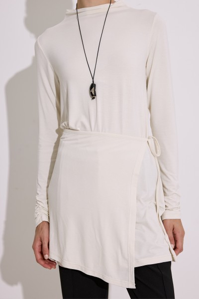 FLOWER BLOUSE WITH TIE DETAILS IN PEARL 