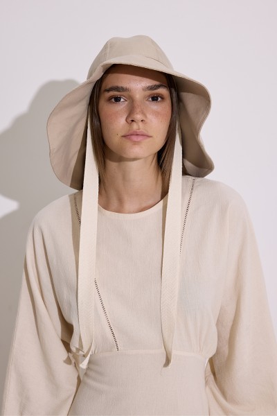 BEIGE HAT WITH CORD DETAILS 