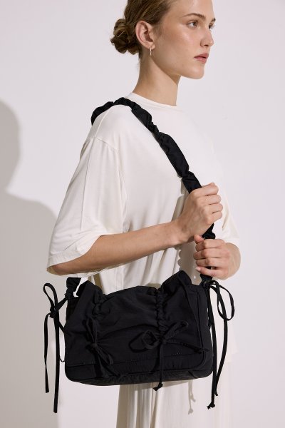 DRESSING DETAIL SHOULDER BAG BLACK 