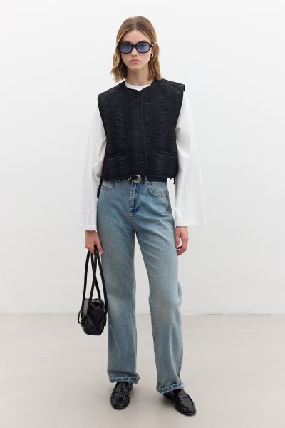 KAPİTONE NAKIŞLI YELEK SİYAH 